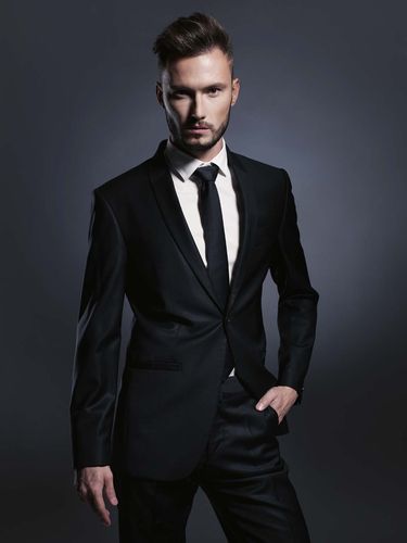 谢家登 视觉与舞美负责人